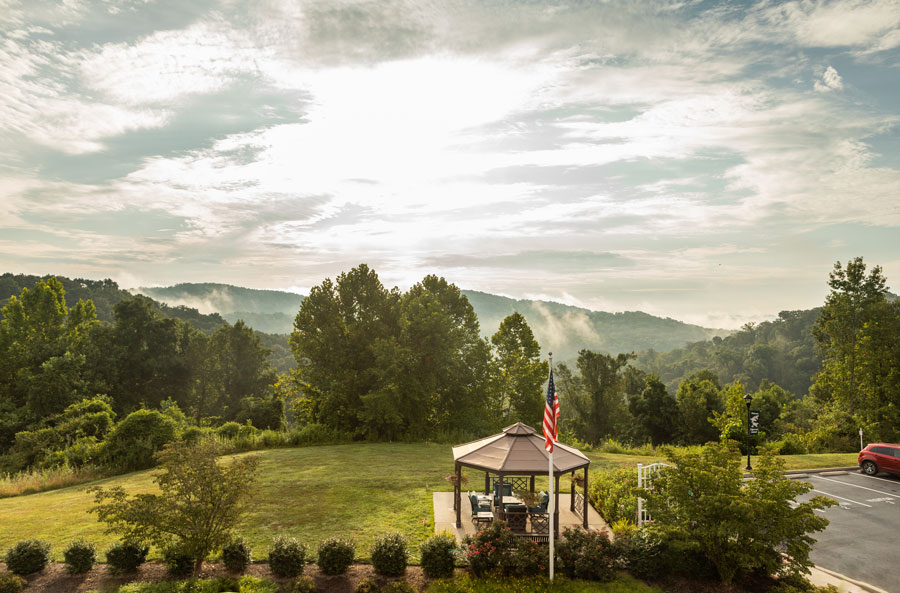 Gorgeous view in Charleston, West Virginia at Edgewood Summit